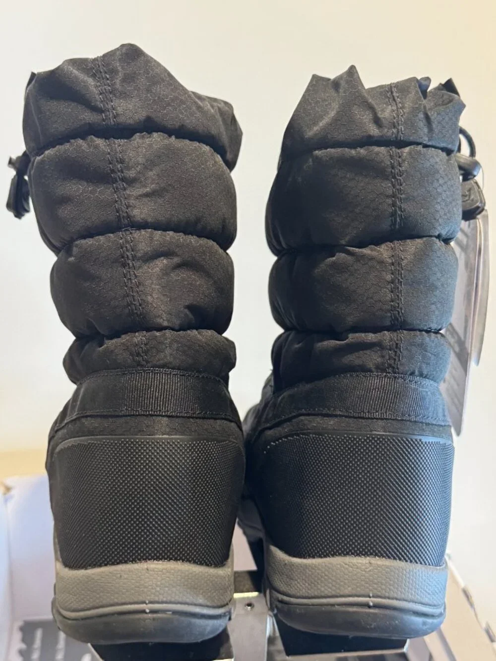 Baffin Cloud Low Winter Black Boot Size 9 NEW